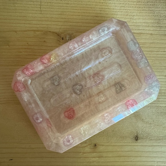 Handmade Resin Soap Dish - Picture 4 of 4